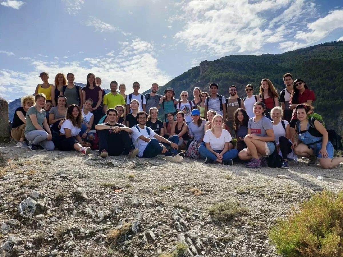 International students and volunteers hiking in Los Cahorros