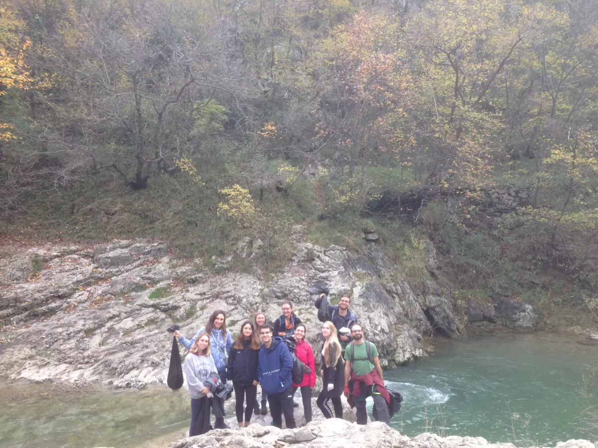 Group picture in the middle of the park.