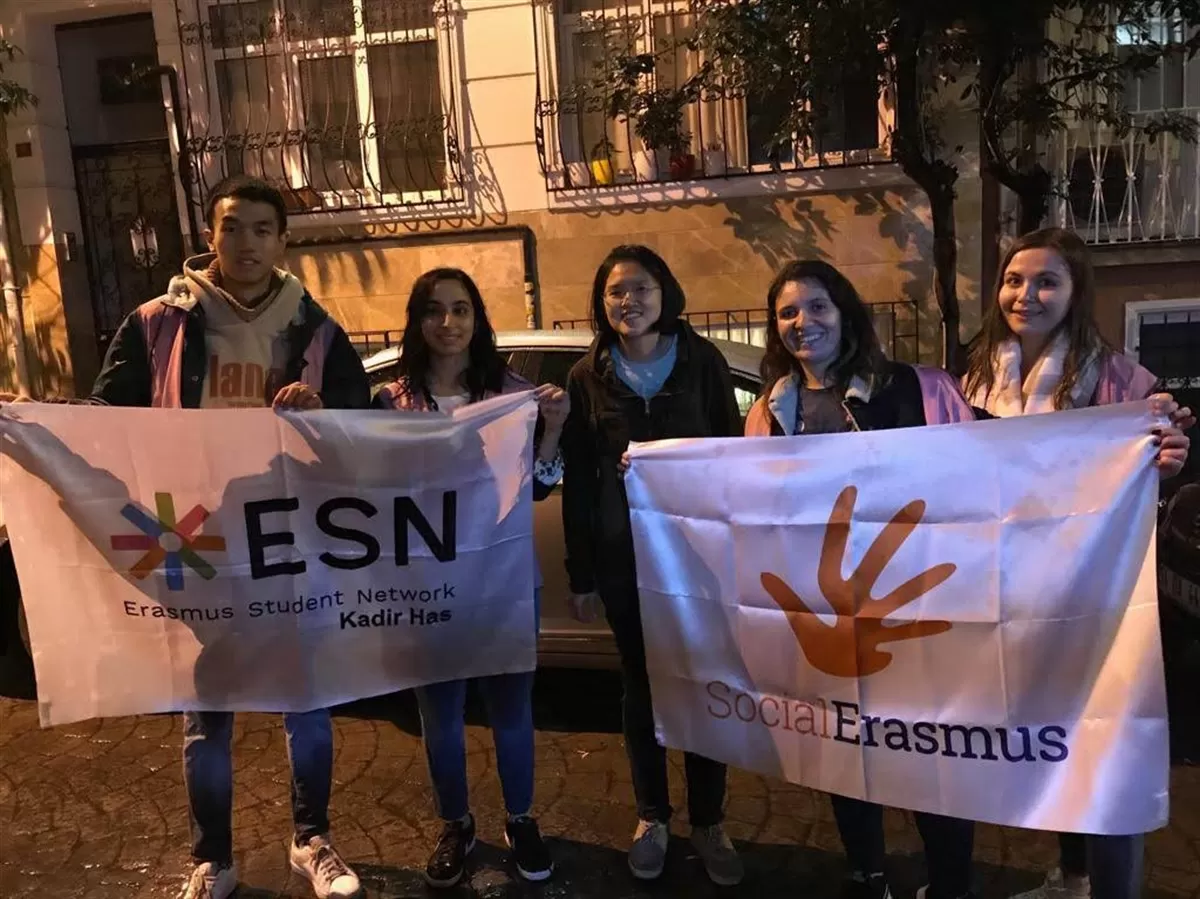 A group from the corbada tuzun olsun food distribution activity