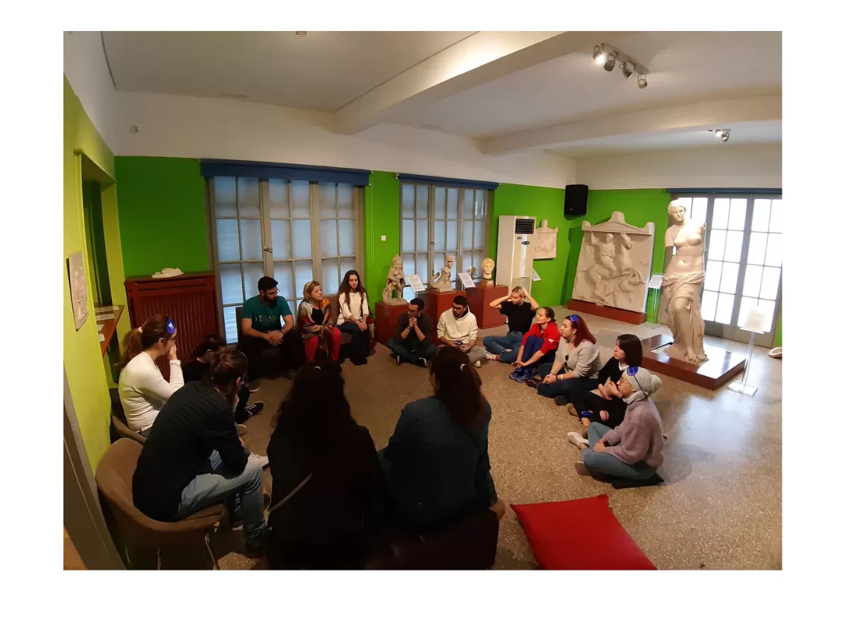 After the tour in the museum, we had a follow-up discussion sitting down in a circle 