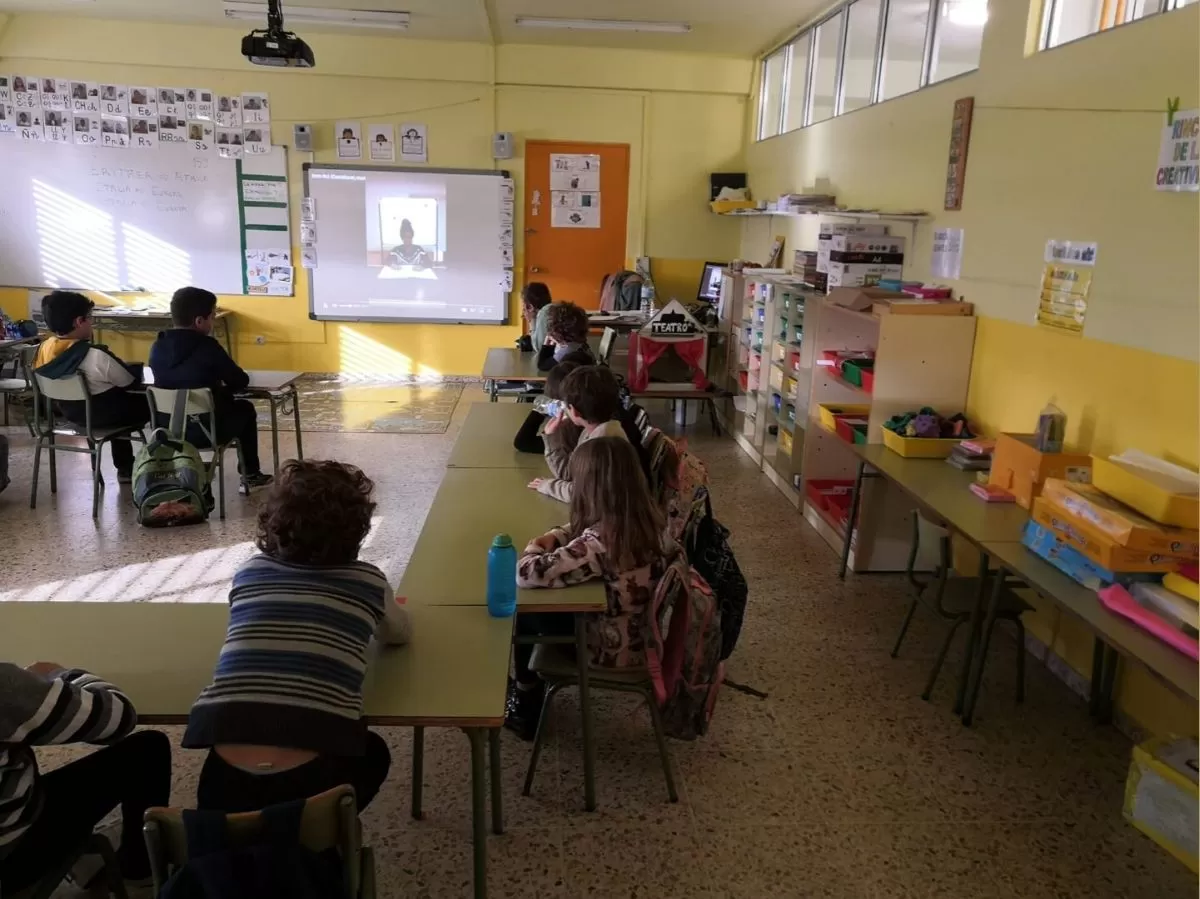 The classroom watching the video of Rut from Italy-Eritrea