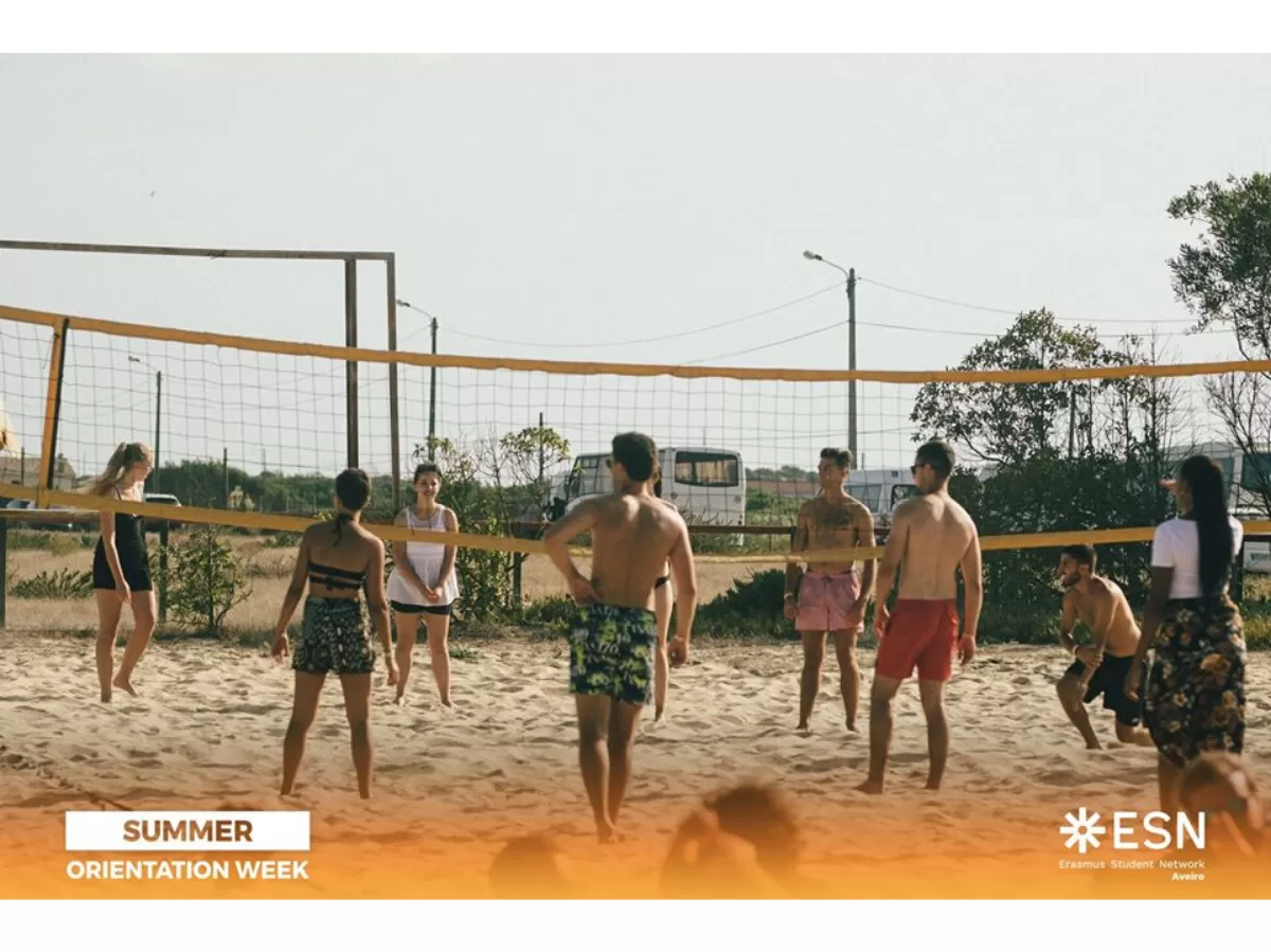 Here are some Erasmus playing Voleyball.