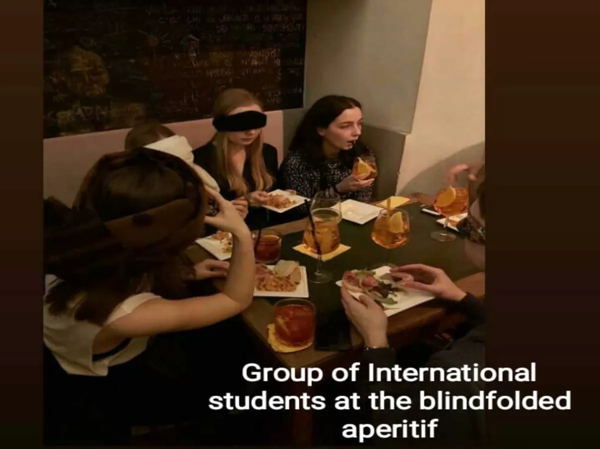 Picture of a group of International students at the blindfolded aperitif