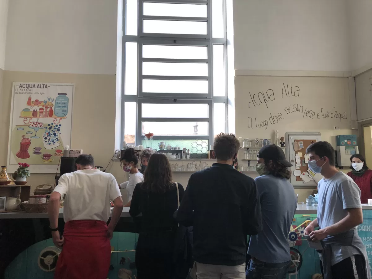 Drinking coffee in Casa del Quartiere