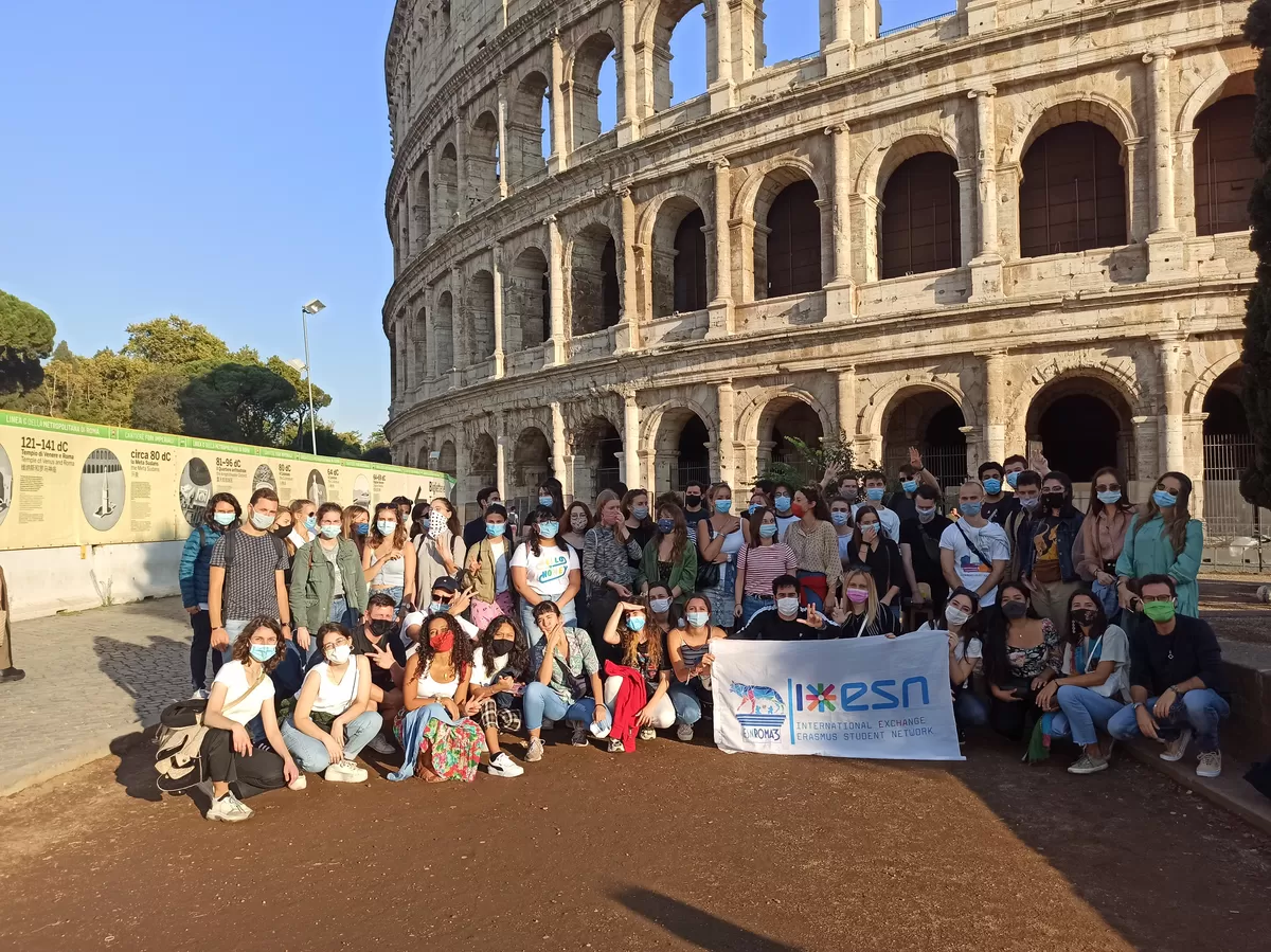 Ready to start the tour from the Colosseum!