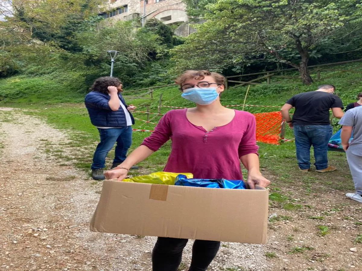 Who says that only men can do hard works? The women of Perugia Erasmus family are always ready to get their hands dirty