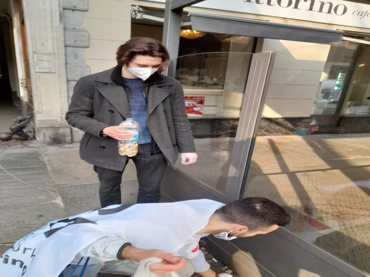 clean arount the town centre near bar, restaurants...