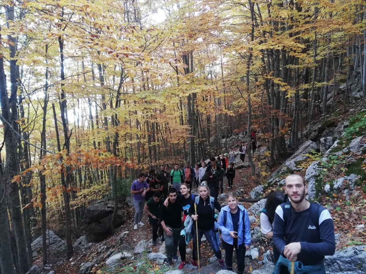 Students hiking in Olympus mountain.