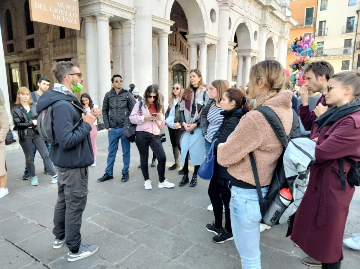 International students learning about the Basilica Palladiana