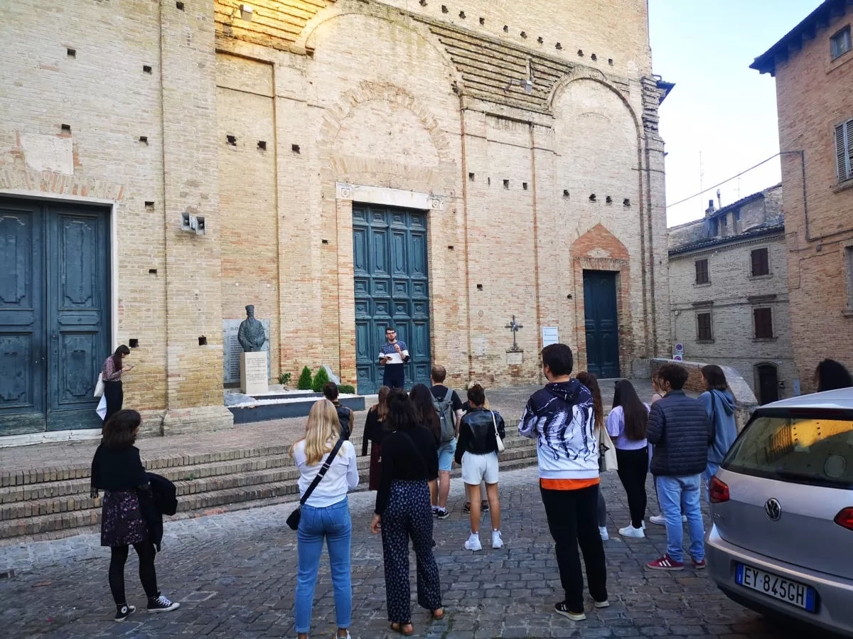 International students in front of the cathedral