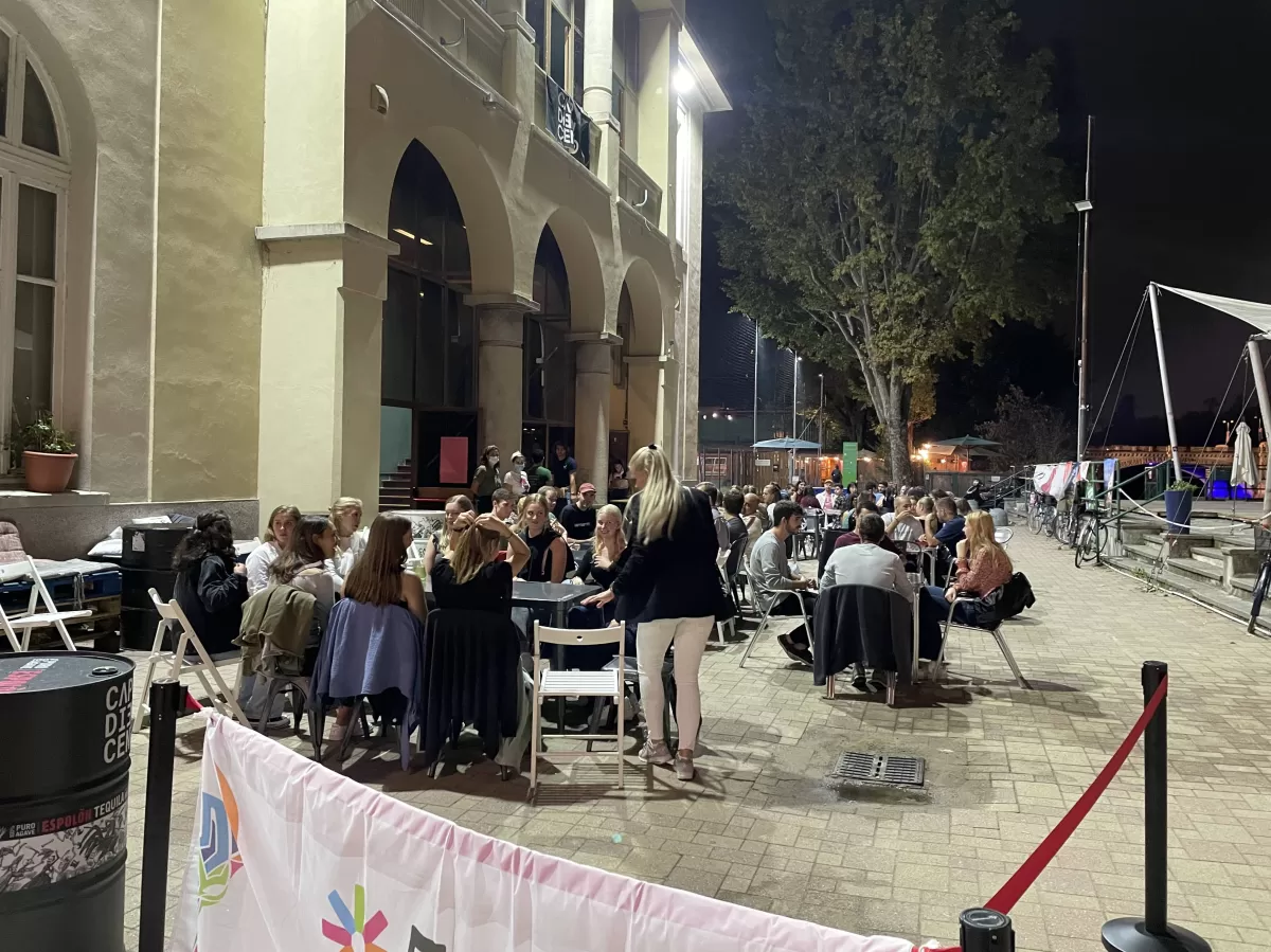 Erasmus enjoying pizza party