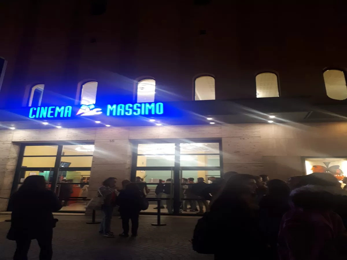 International students and volunteers in front of Cinema Massimo