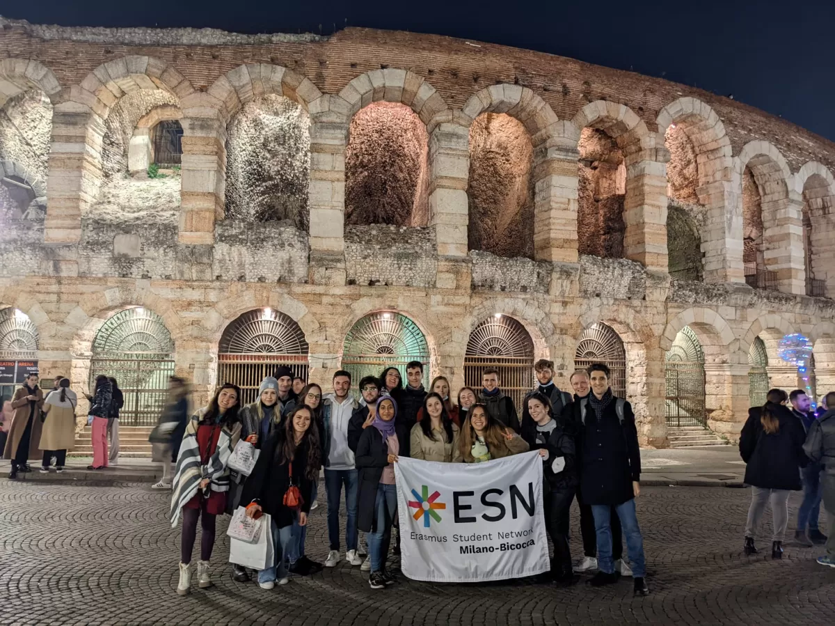 erasmus students in front of Arena di Verona