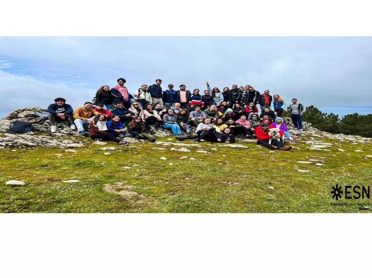 Picture of all the participants (ESN volunteers, Erasmus students and hiking guides)