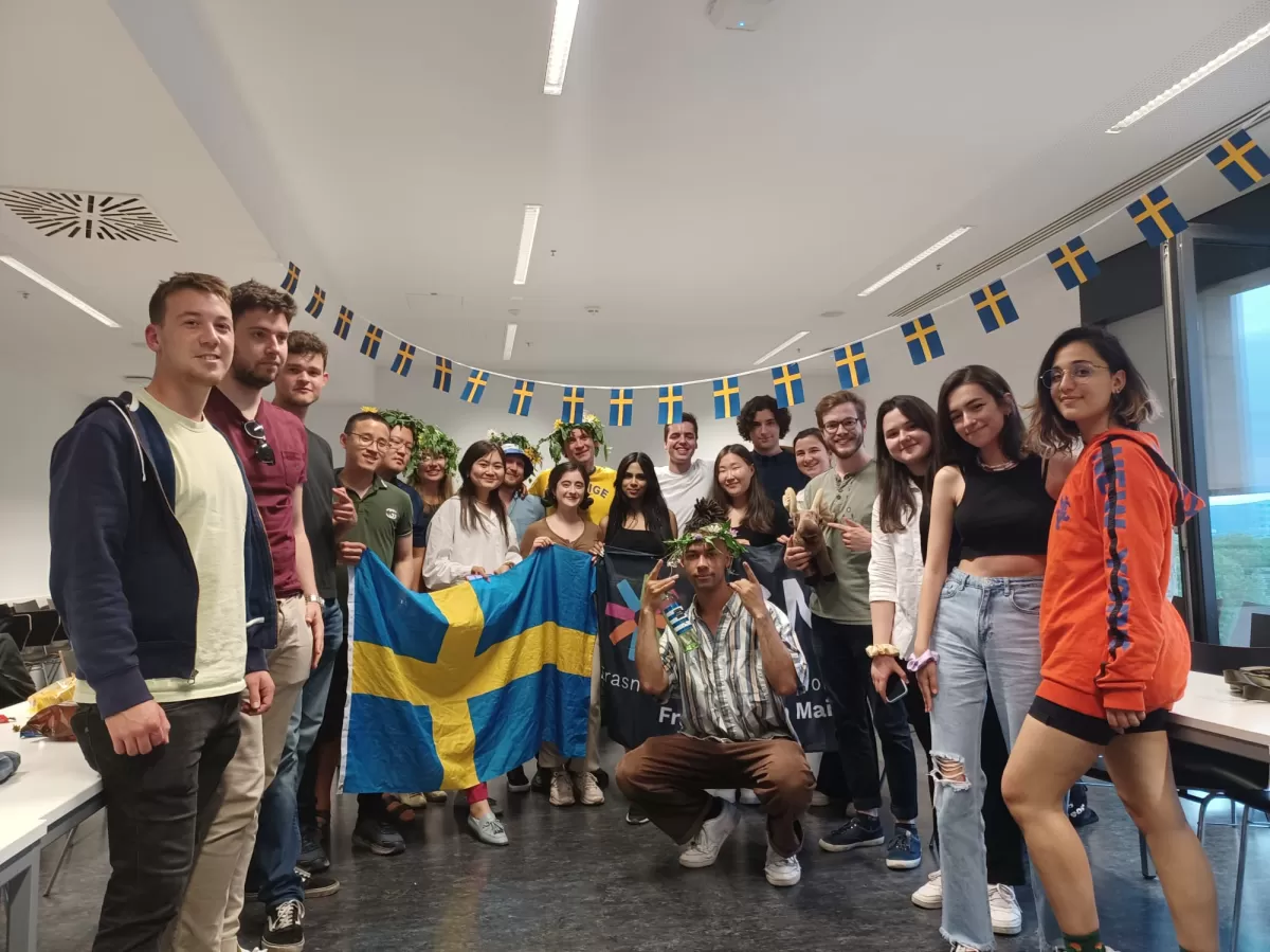 International Students in Frankfurt celebrating Midsommar & Swedish Culture