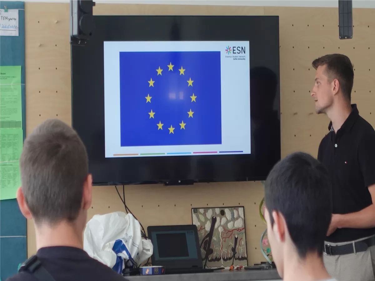 The ESN volunteer asking questions about the EU.