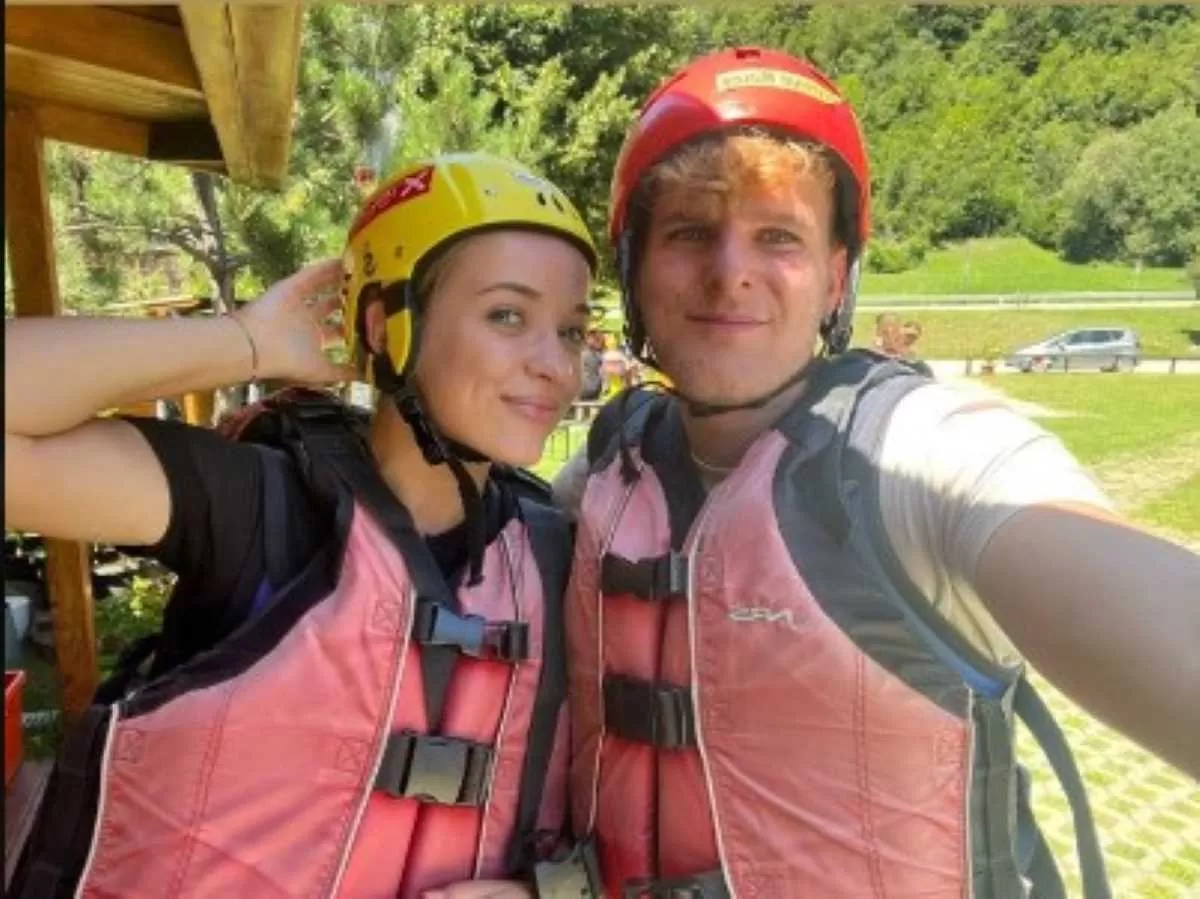 Two erasmus students after rafting