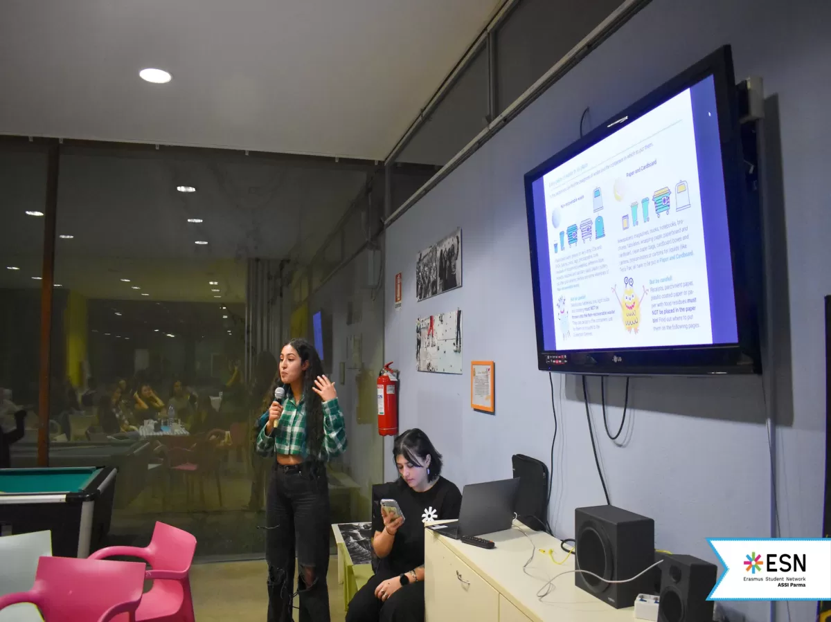 Workshop collect trash