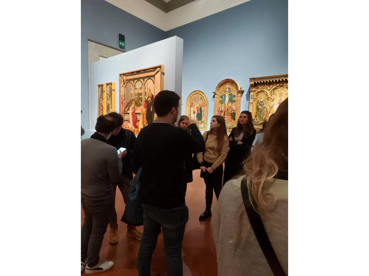 Explanation of a work of art with international students