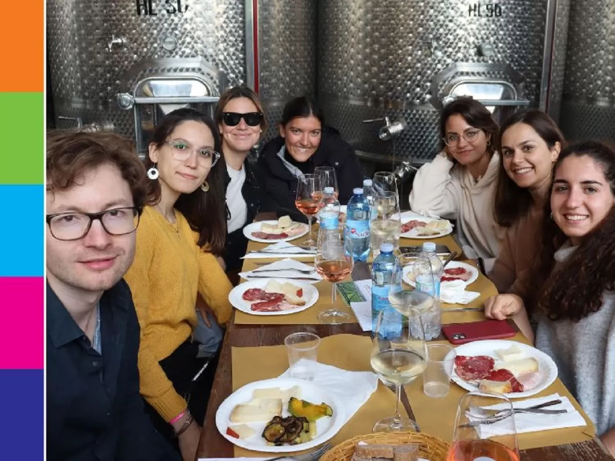 International students tasting some tipical dishes