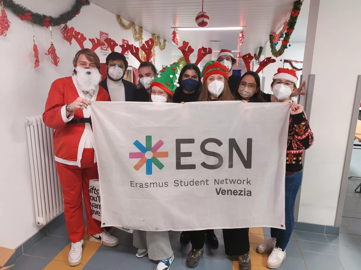 Staff and International Students with the ESN Venezia flag