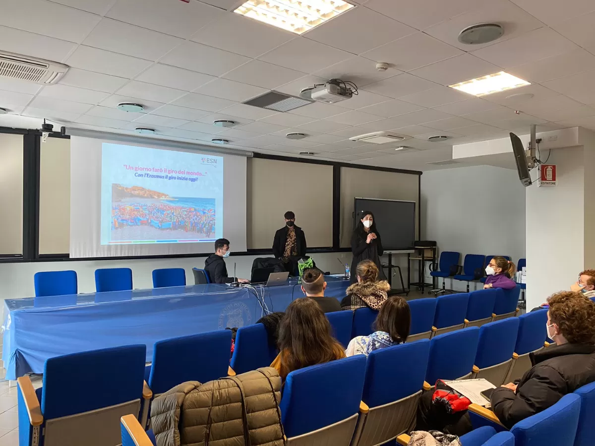presentnation of the erasmus young project to the students