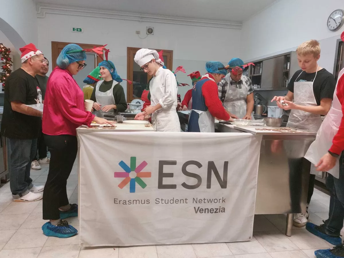 all together with the ESN Venezia flag