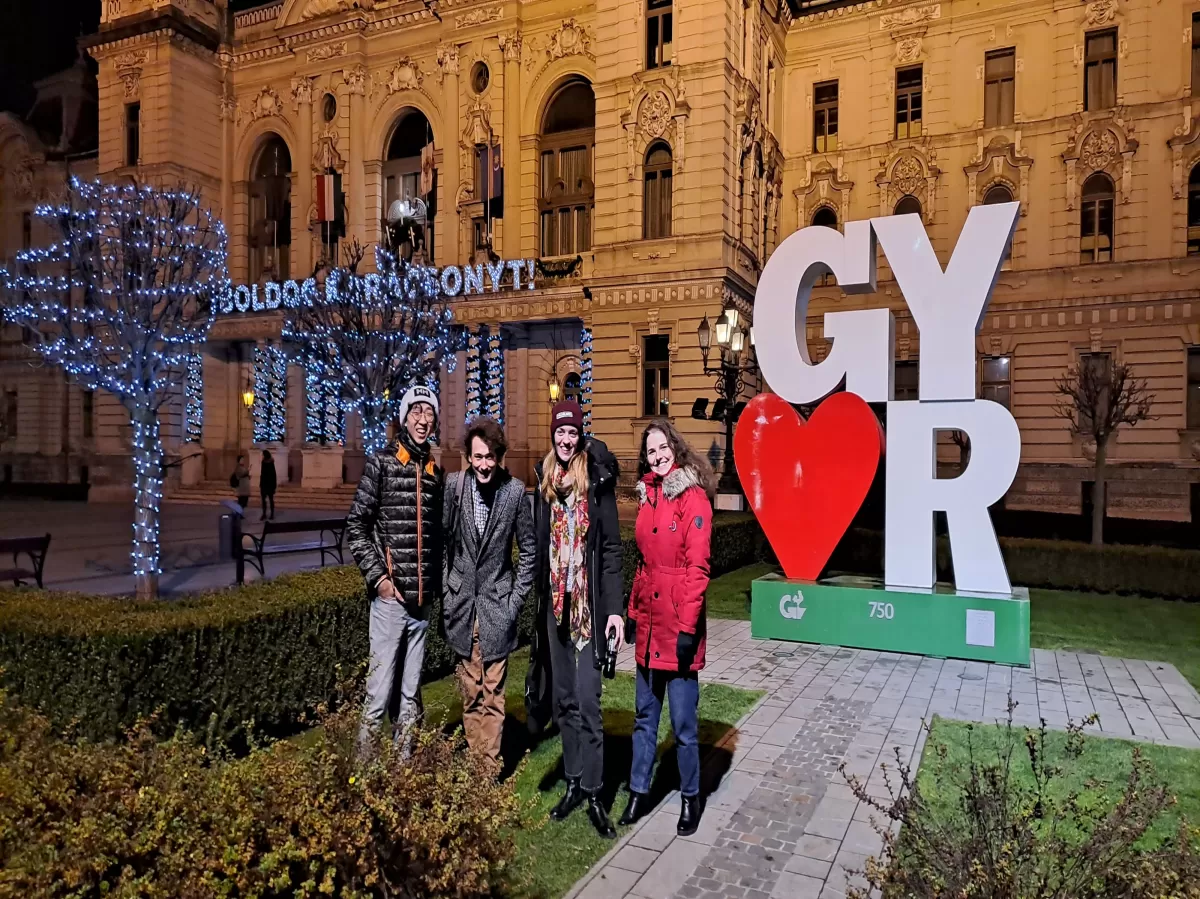 group photo in front of the town hall of Győr