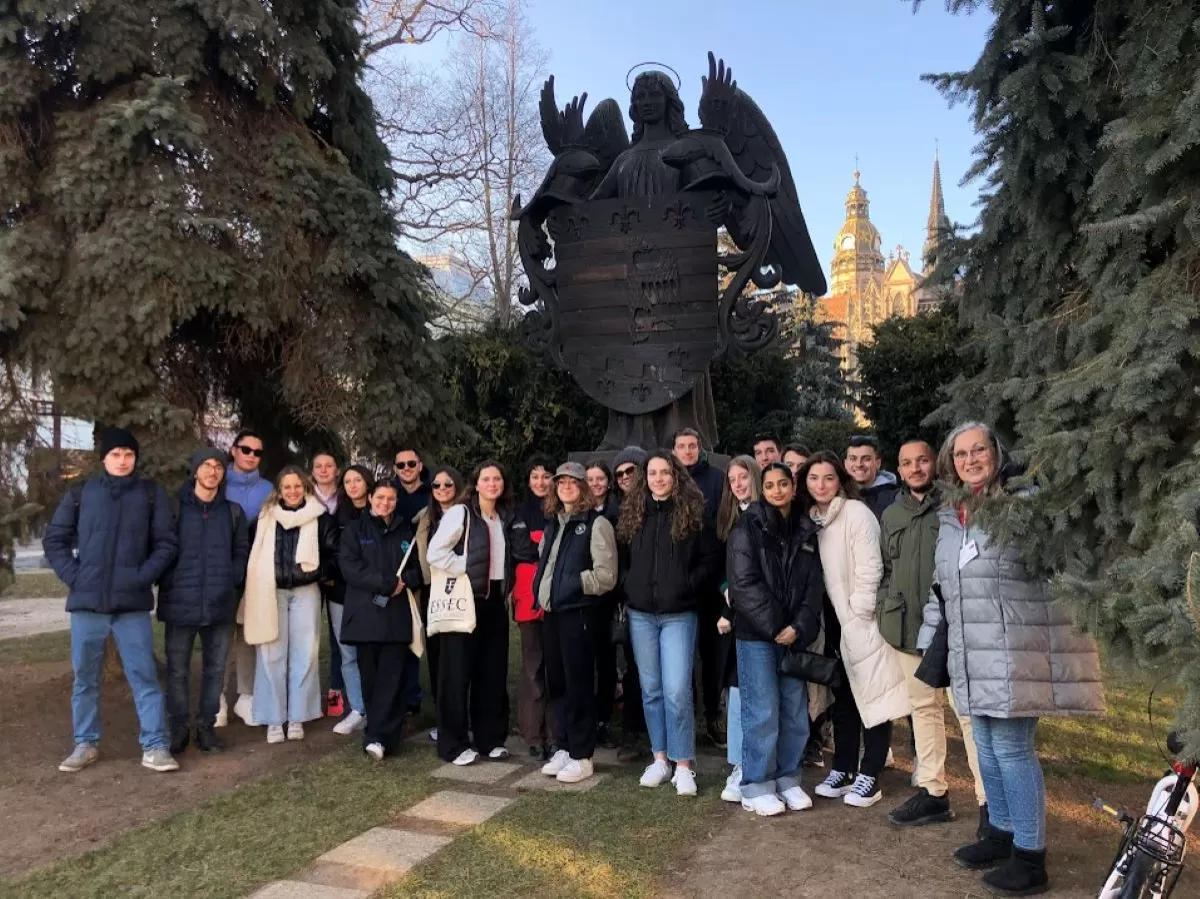 Students enjoying city tour
