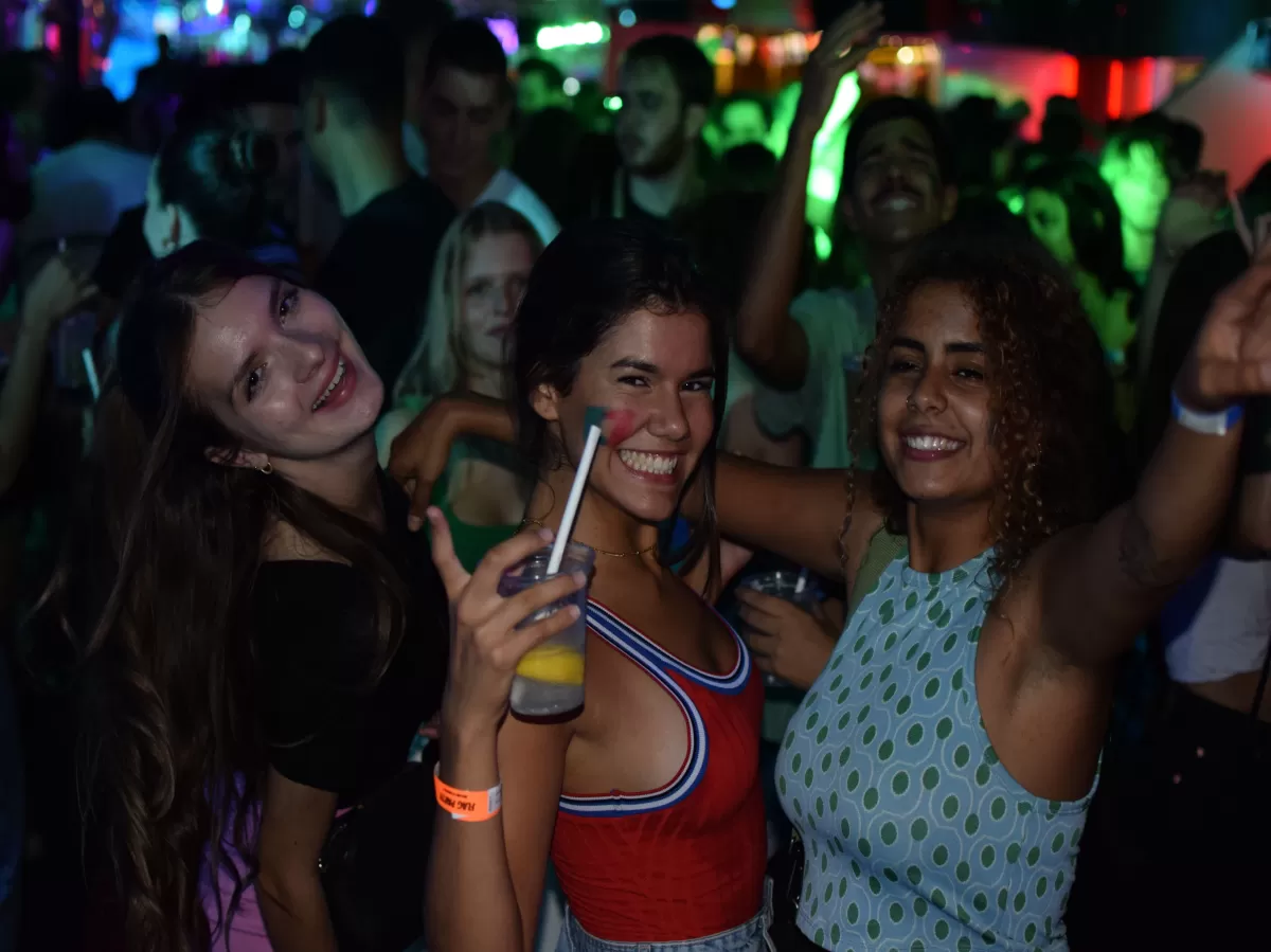 3 girls posing for the camera