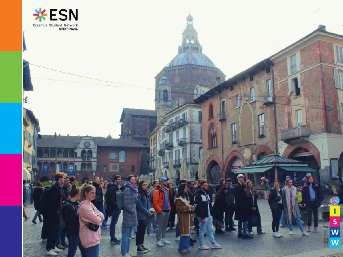 Abstract of city tour on Piazza Vittoria