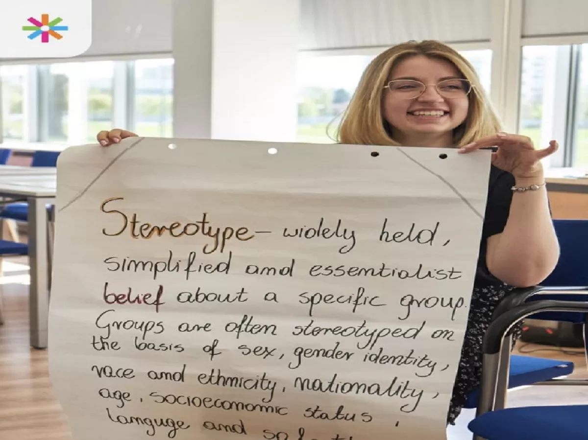 Eduk8 trainer Julia with flipchart about stereotypes