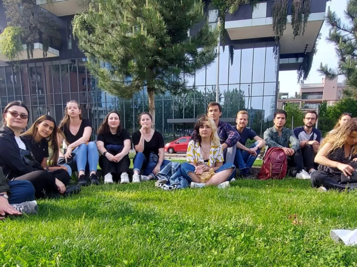 International students in front the Bosco Verticale.