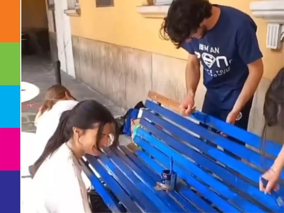 ESNr and students painting the bench pt.1