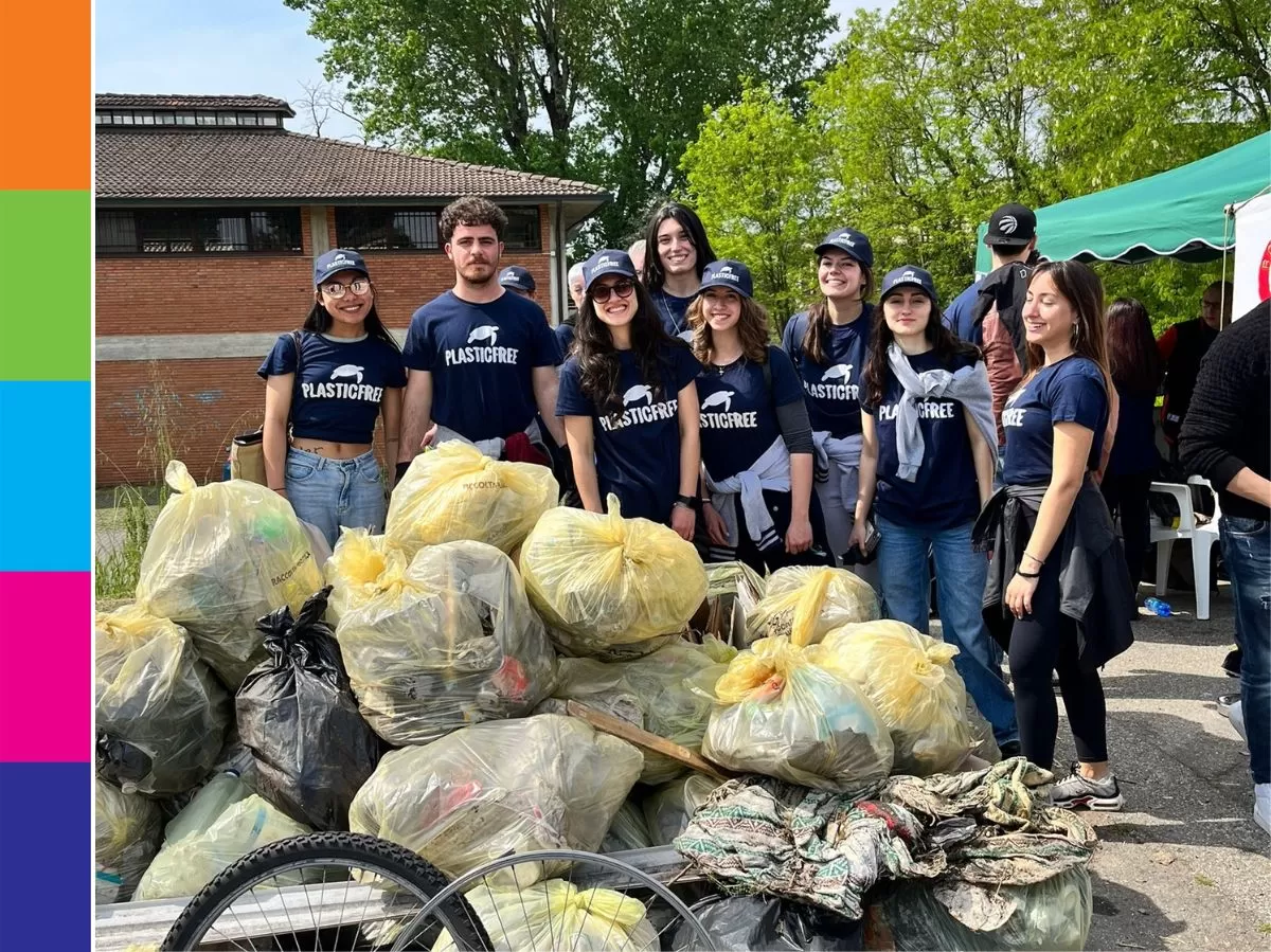 Erasmus students and volunteers during the event