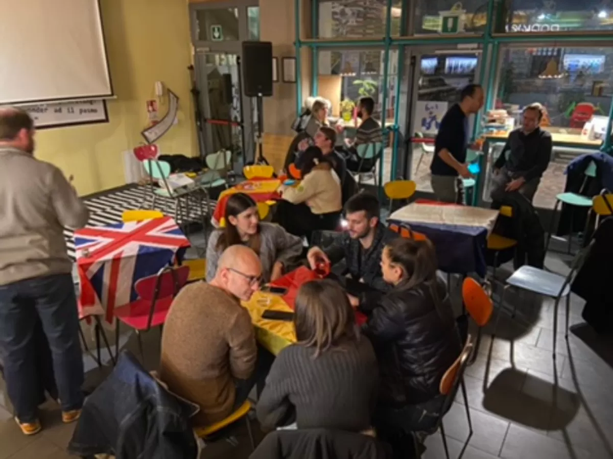 erasmus students at the language tables