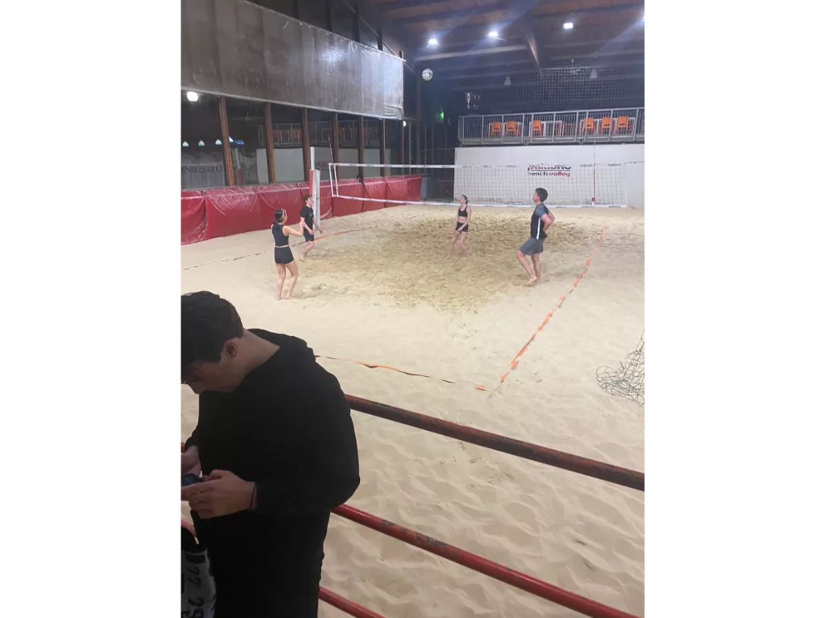 Our erasmus playing Volley