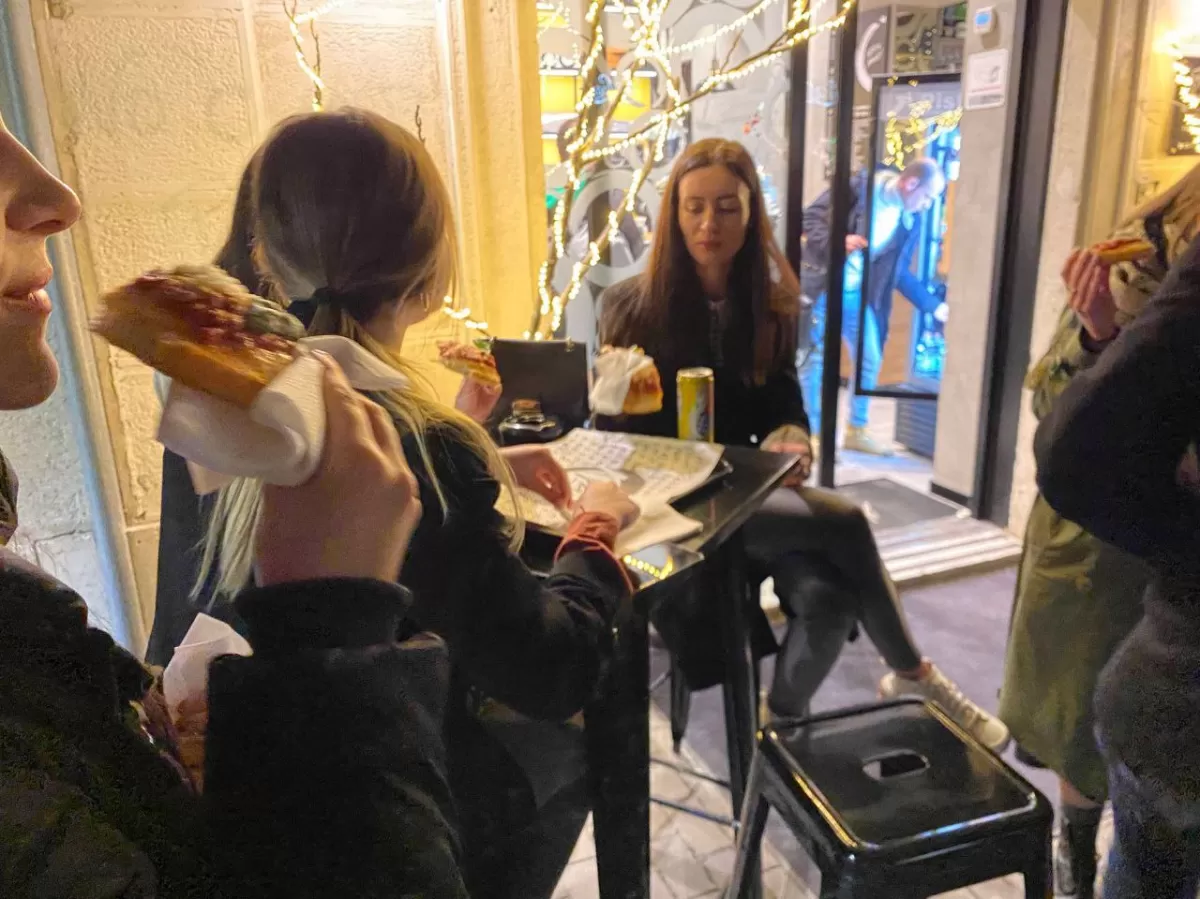 volunteers and Erasmus students eating and drinking in the Campobasso's streets