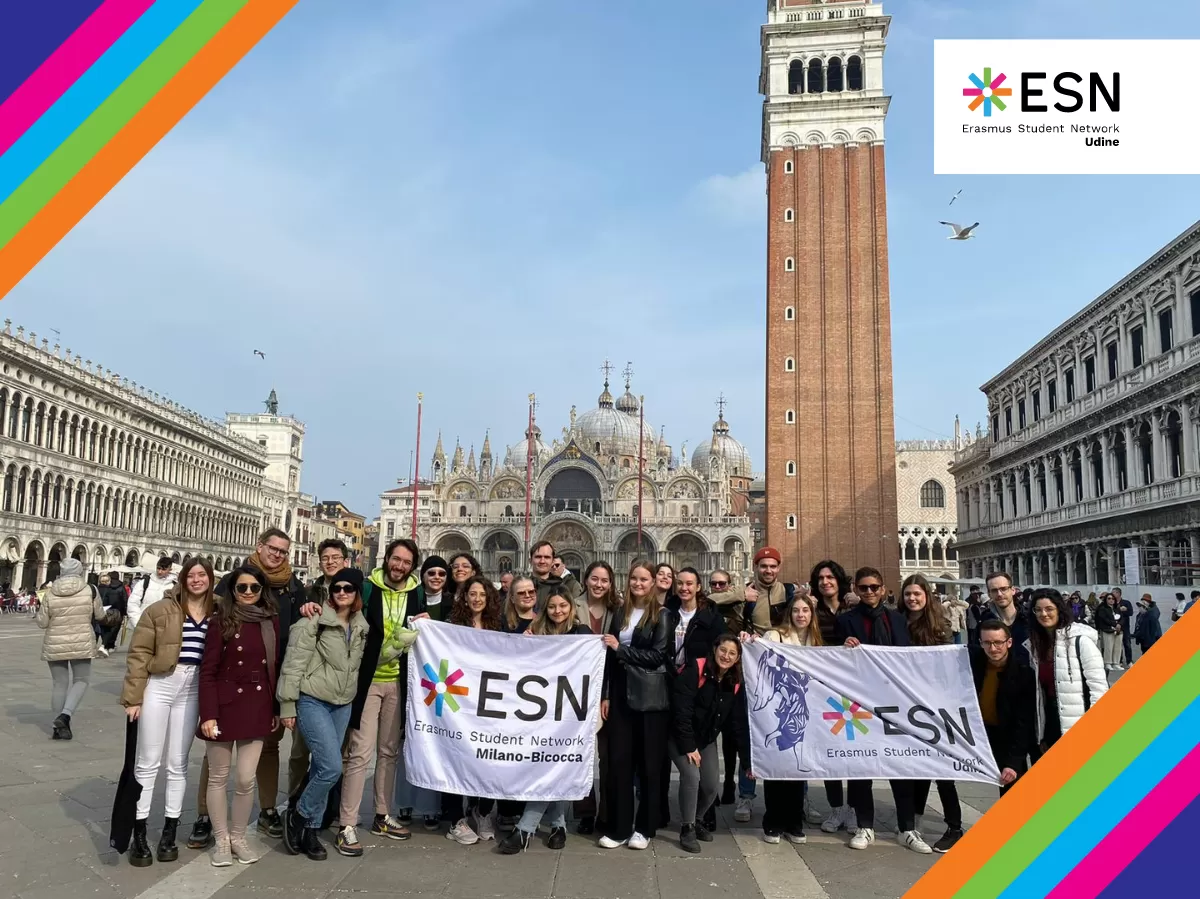 The participants of ESN Udine and ESN Milano Bicocca together with their flags