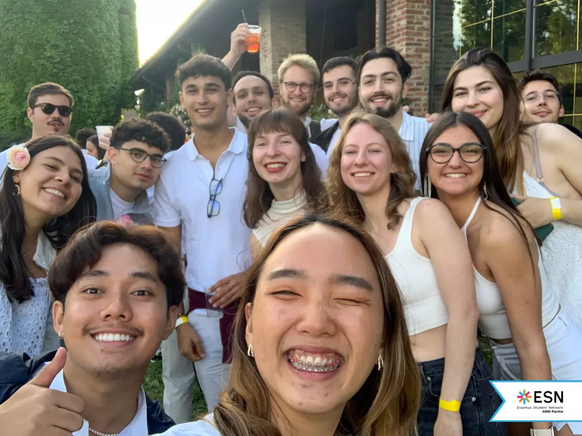 selfie of a group of international students.