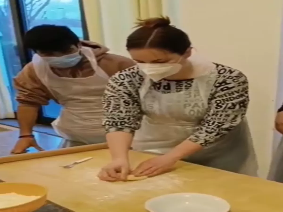 Preparing tortellini