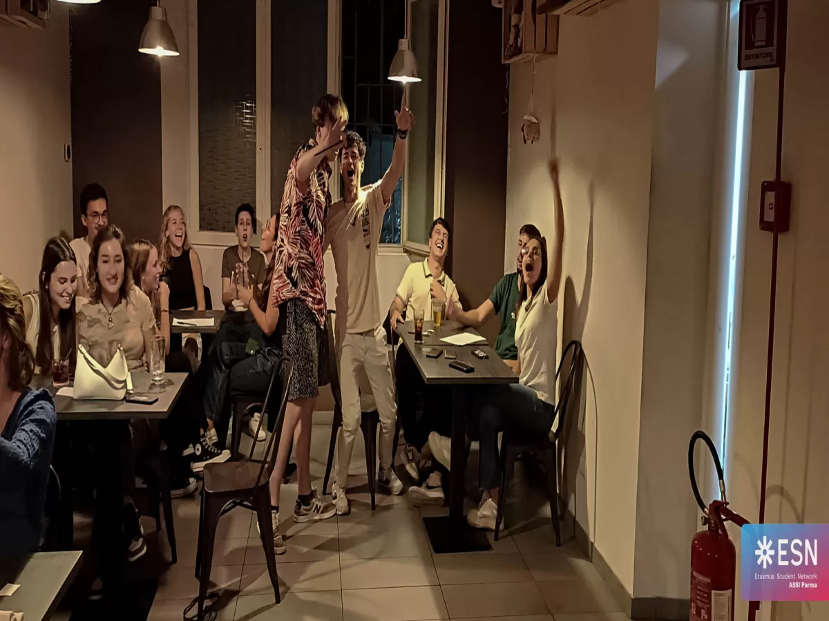 participants singing