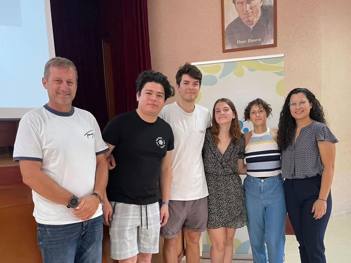 From right to left, group of the Erasmus coordinator of Colegio San Juan Bosco, an active member of ESN Las Palmas, three international volunteers and the president of ESN Las Palmas.