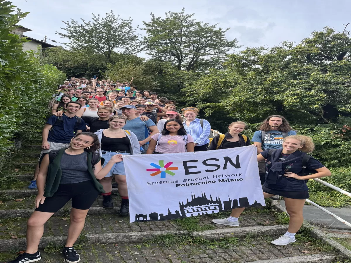 A picture of the group with the ESN flag.