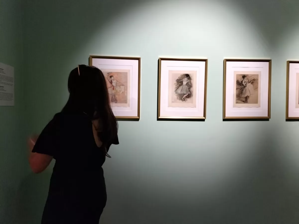 participant watching the art show