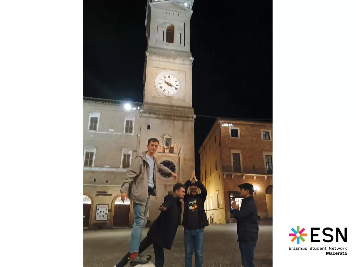 Silly group photo in Macerata centre.