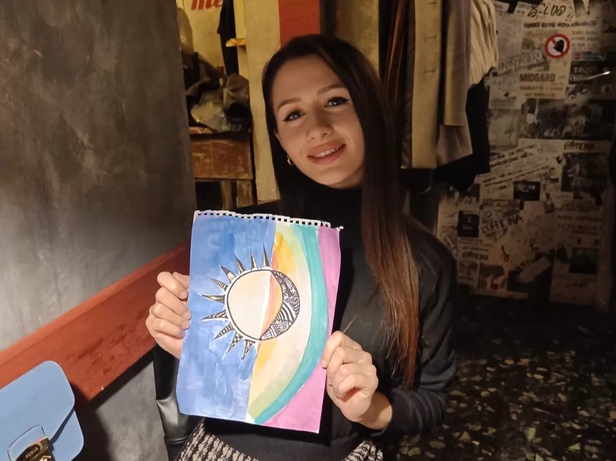 girl with her drawing