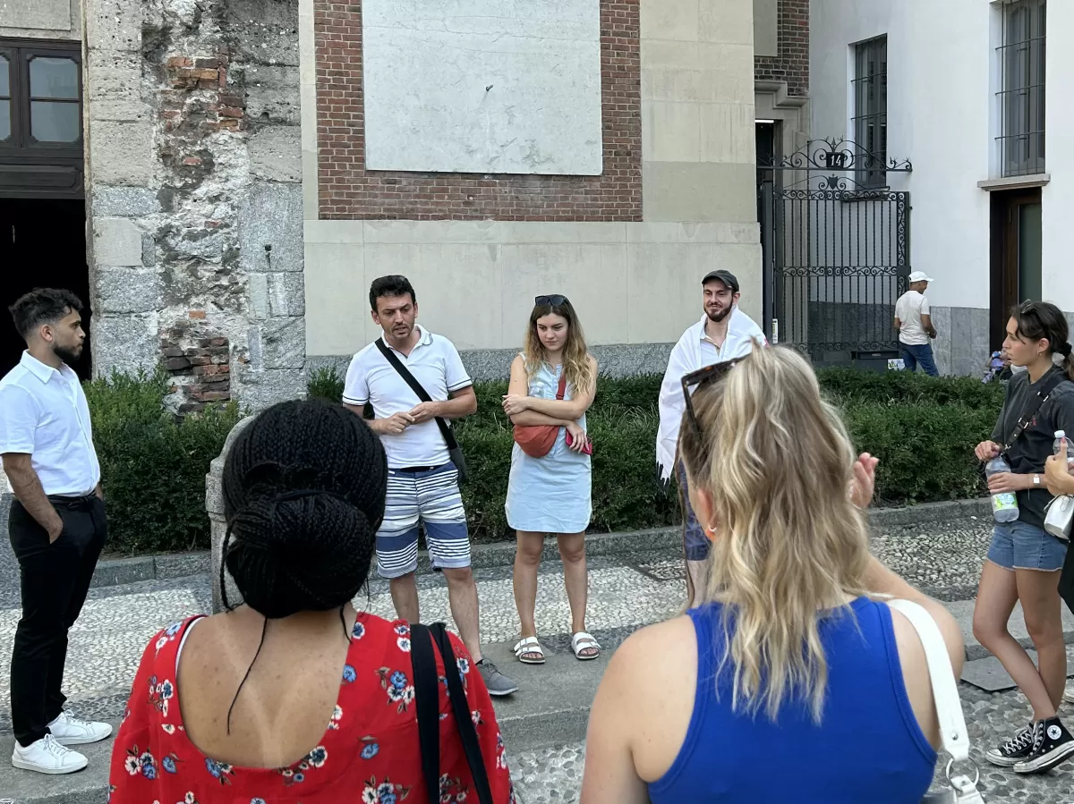 ESN volunteers and international students in front of Santo Stefano church