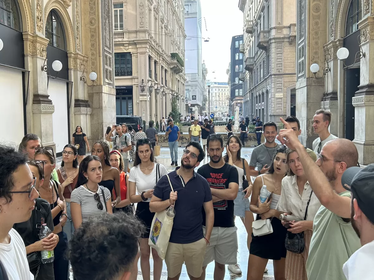 ESN volunteers and international students in the Vittorio Emanuele gallery