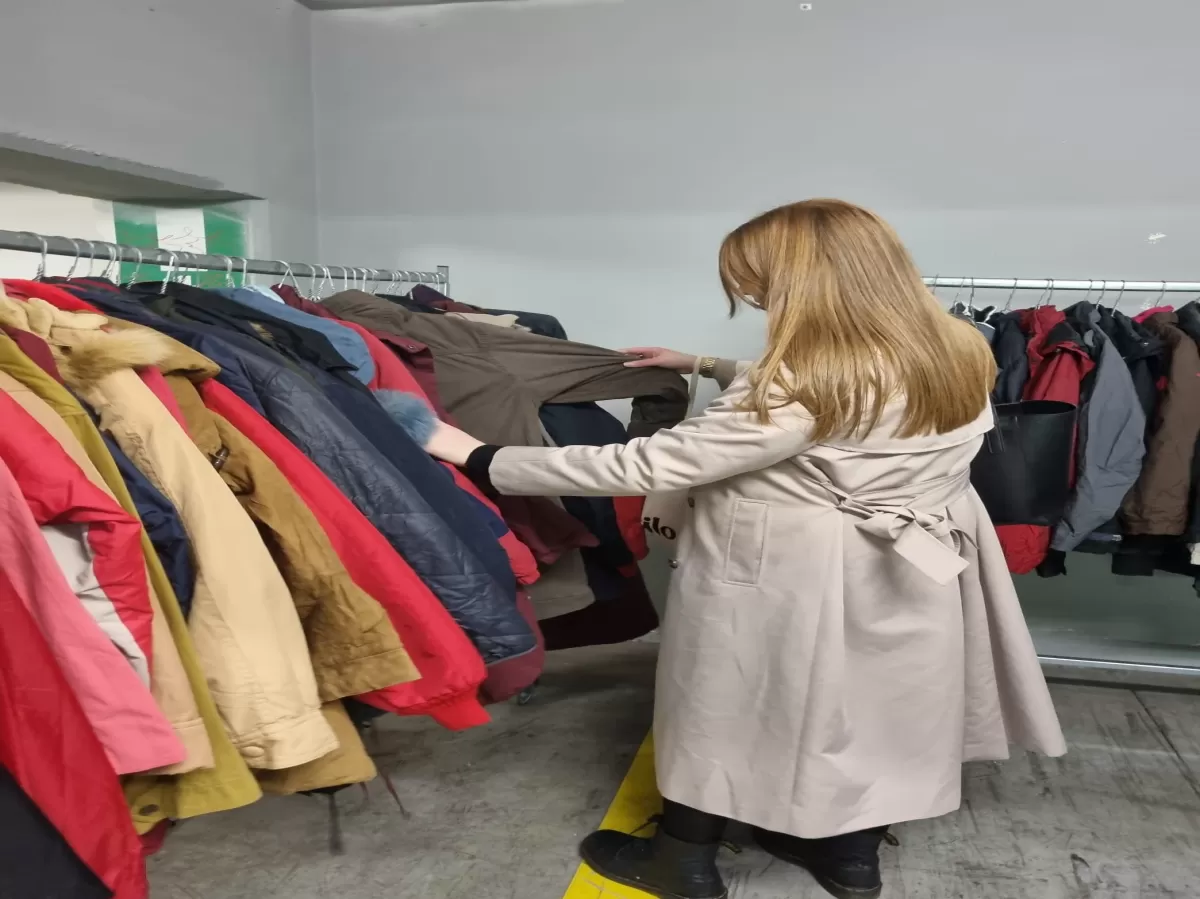 International student takes a look to the clothes
